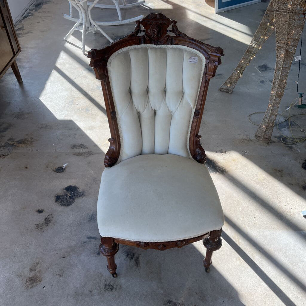 VICTORIAN RENAISSANCE WALNUT SIDE CHAIRS WITH ORNATE JENNY LIND MEDALLION - PLEASE READ DESCRIPTION