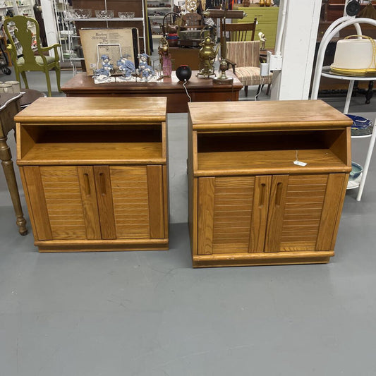 PAIR OF THOMASVILLE NIGHTSTANDS (SOLD AS A PAIR)