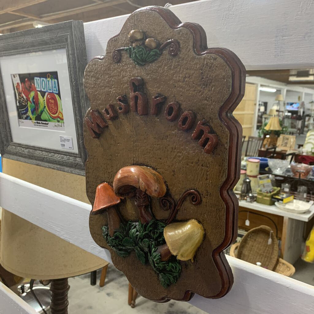 VINTAGE LARGE MUSHROOM 3D WALL PLAQUE