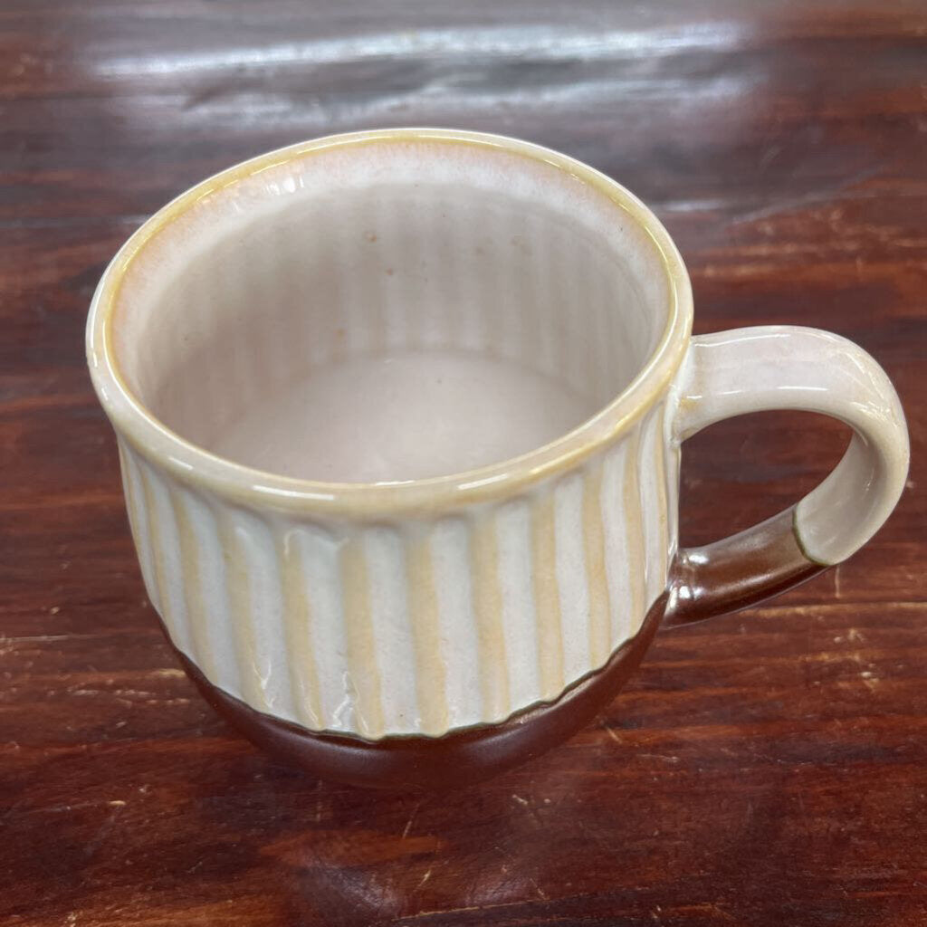 POTTERS CORNER COFFEE CUP