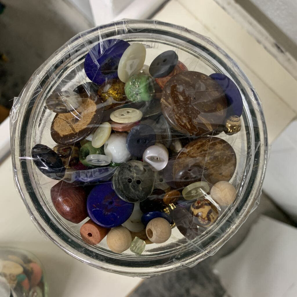 BEADS & BUTTONS CRAFT JAR