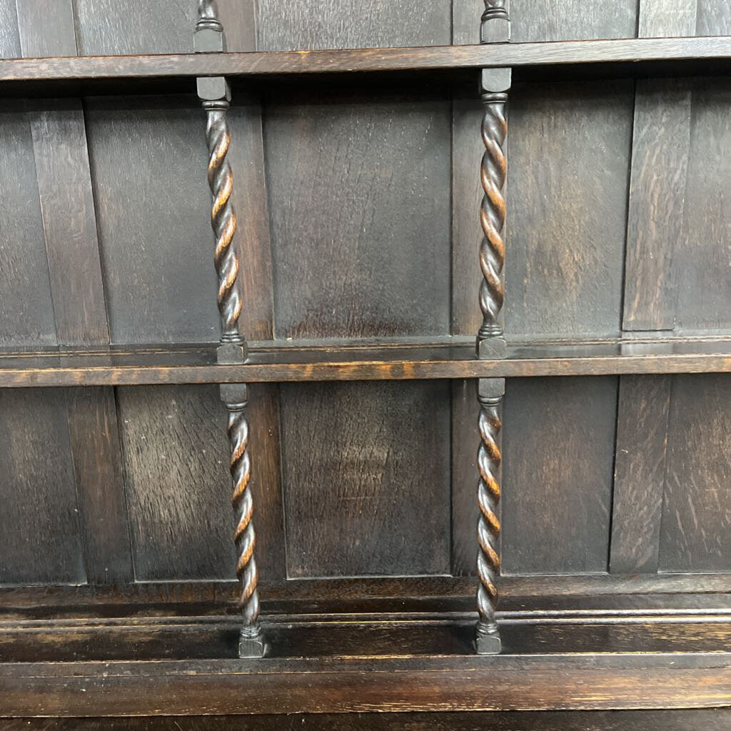 17TH ANTIQUE OAK WOOD SIDEBOARD