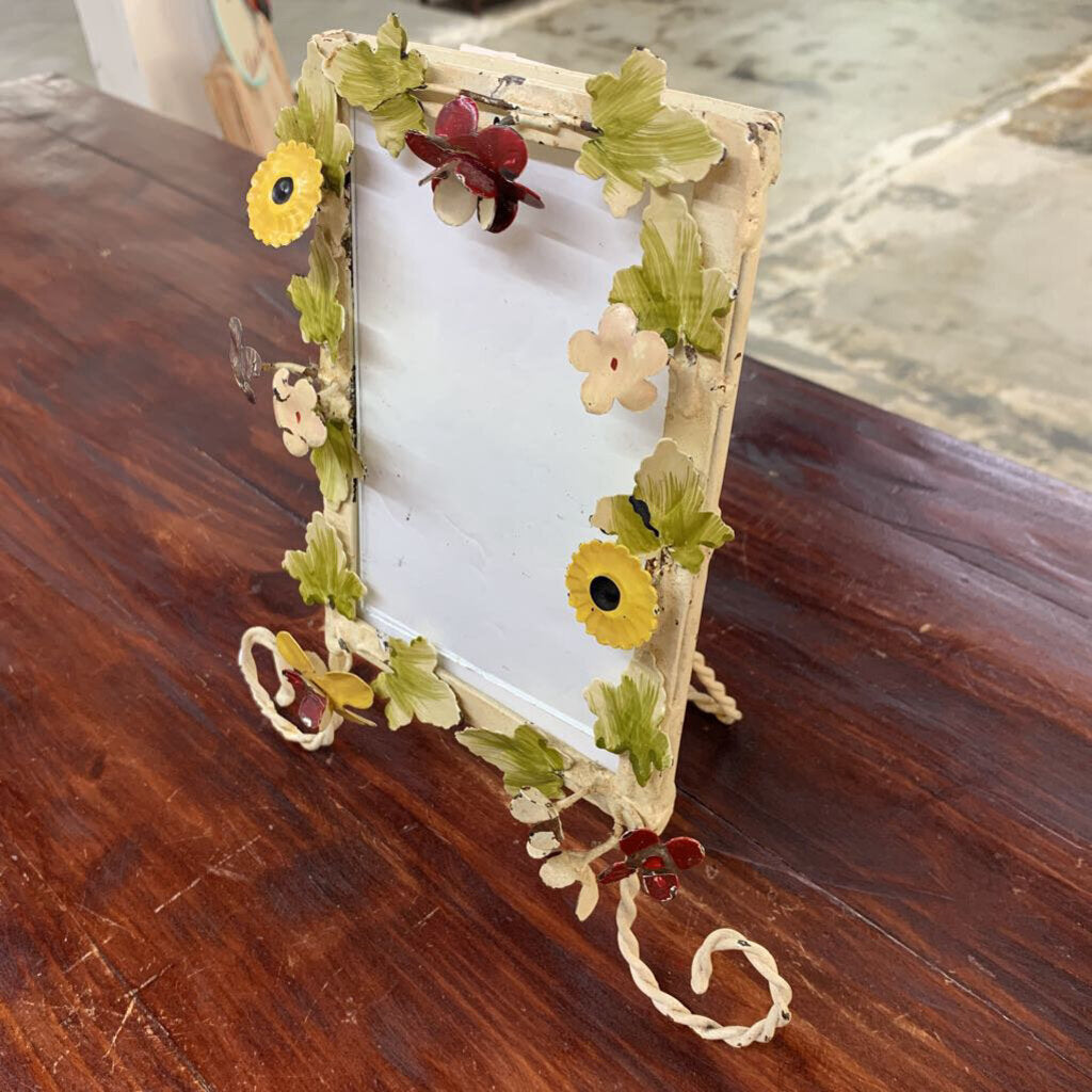 METAL FLOWER FRAME