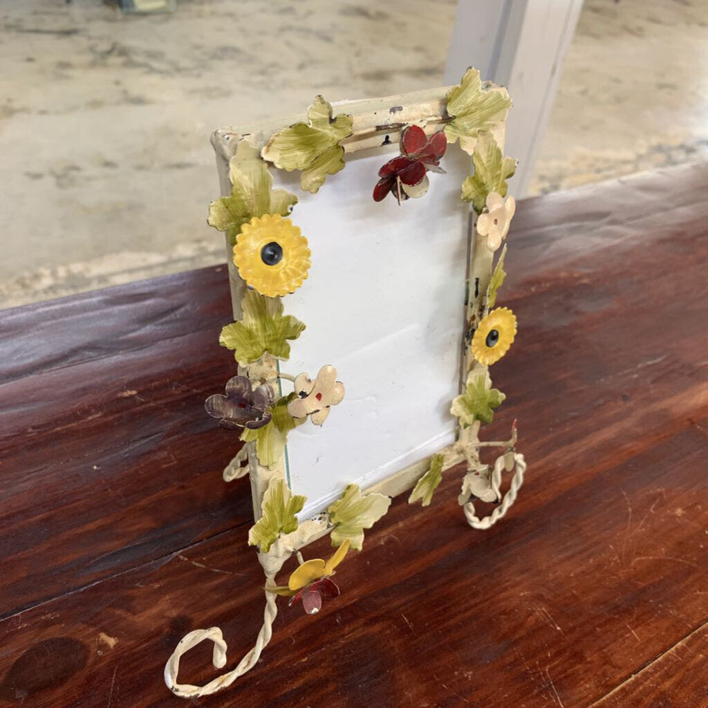 METAL FLOWER FRAME