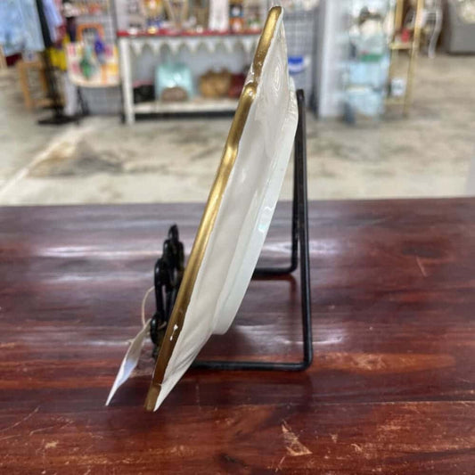 CHICKEN PLATE WITH EASEL-Thriftique Marketplace