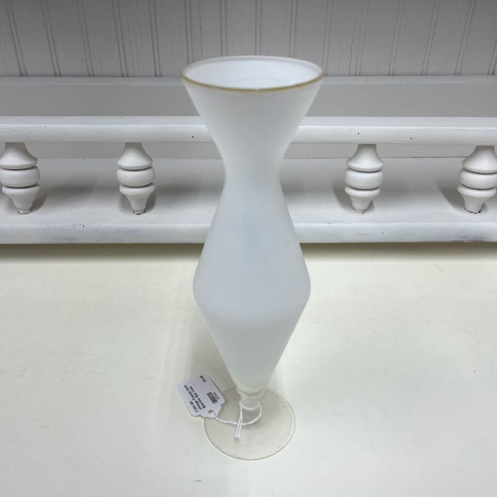 VINTAGE FROSTED SATIN SPARROW BUD VASE