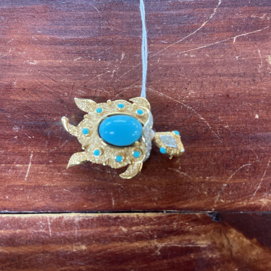 1960'S CROWN TRIFARI TURTLE BROOCH