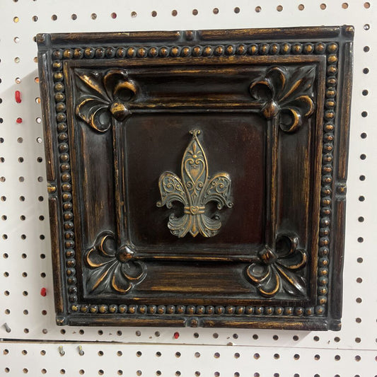 FRAMED FLEUR-DE-LIS
