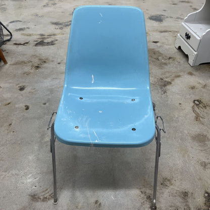 VINTAGE MCM BLUE FIBERGLASS CHAIR (AS IS)