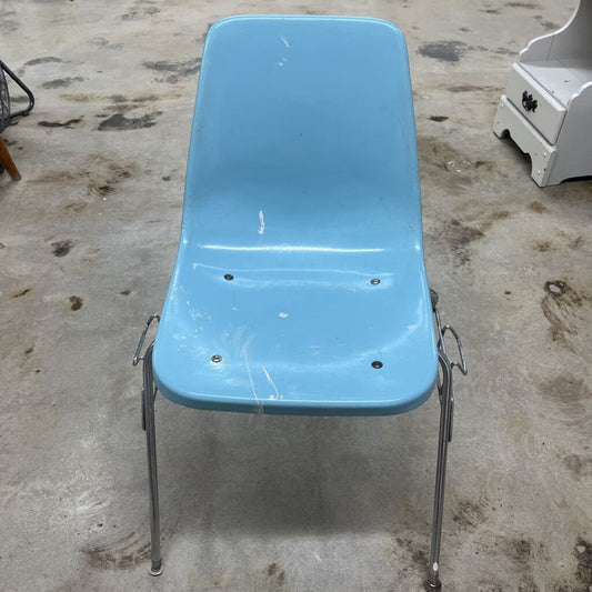 VINTAGE MCM BLUE FIBERGLASS CHAIR (AS IS)