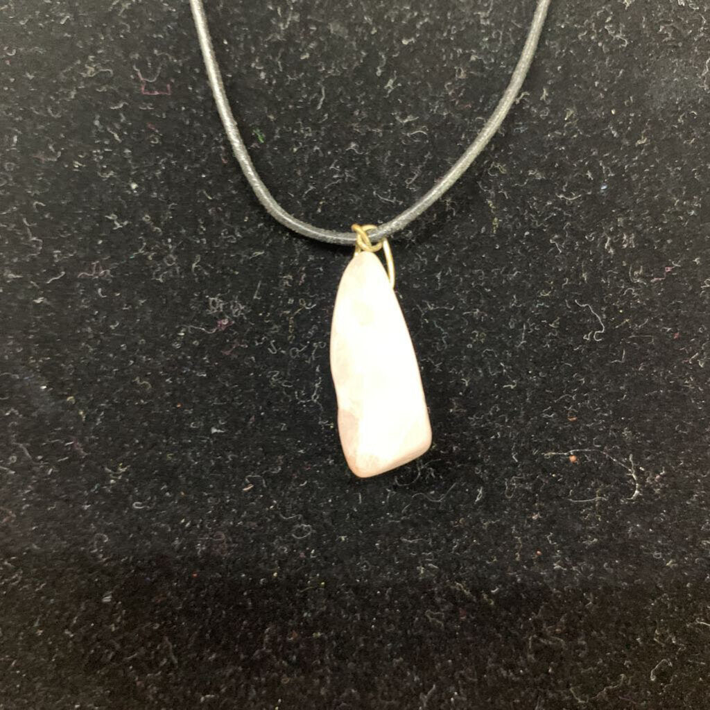 ROSE QUARTZ NECKLACE  (LOCATED AT GULFPORT, MS)