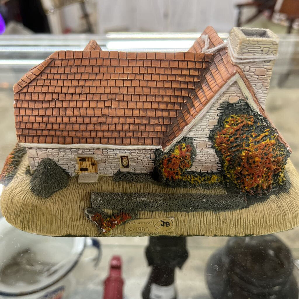 ENGLISH COTTAGE