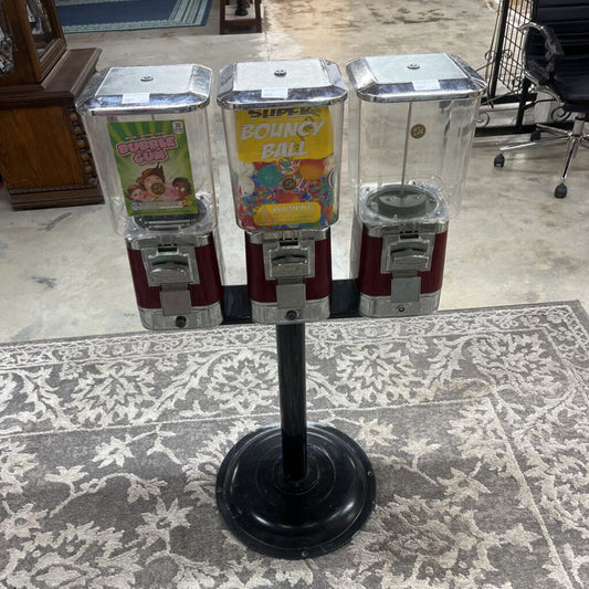3 UNIT GUMBALL MACHINE WITH 2 KEYS