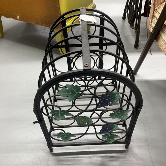 BLACK IRON WINE BOTTLE CAGE