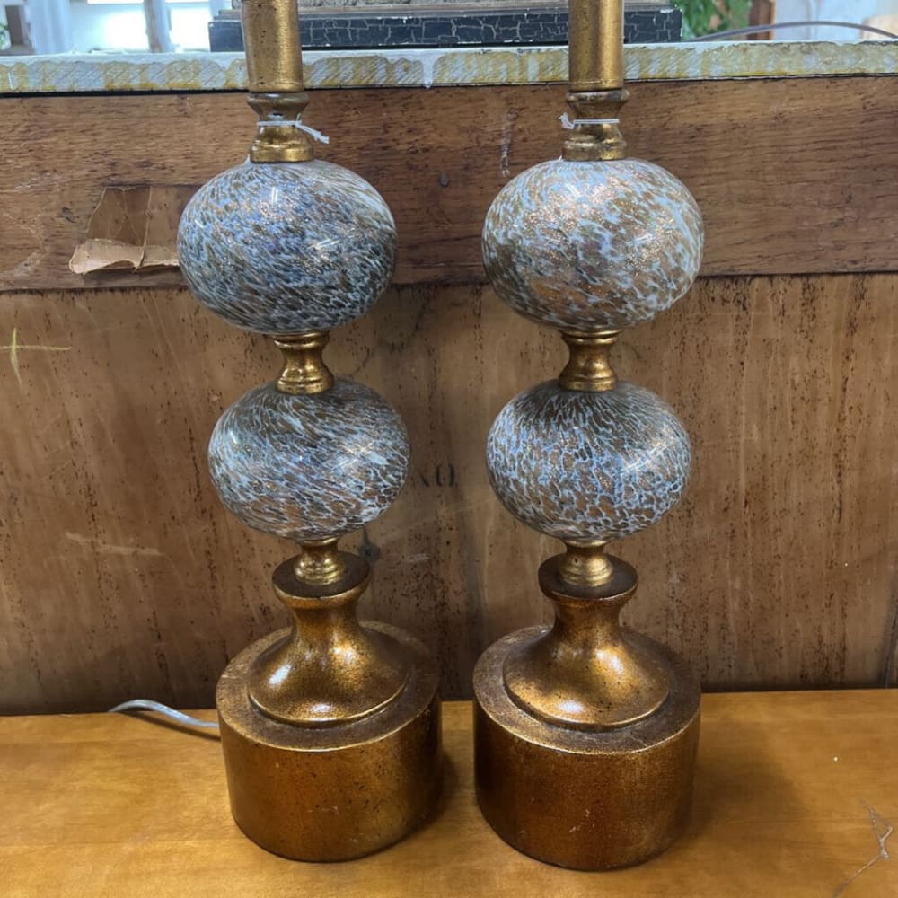 PAIR BLACK AND GOLD BALL LAMPS (2)