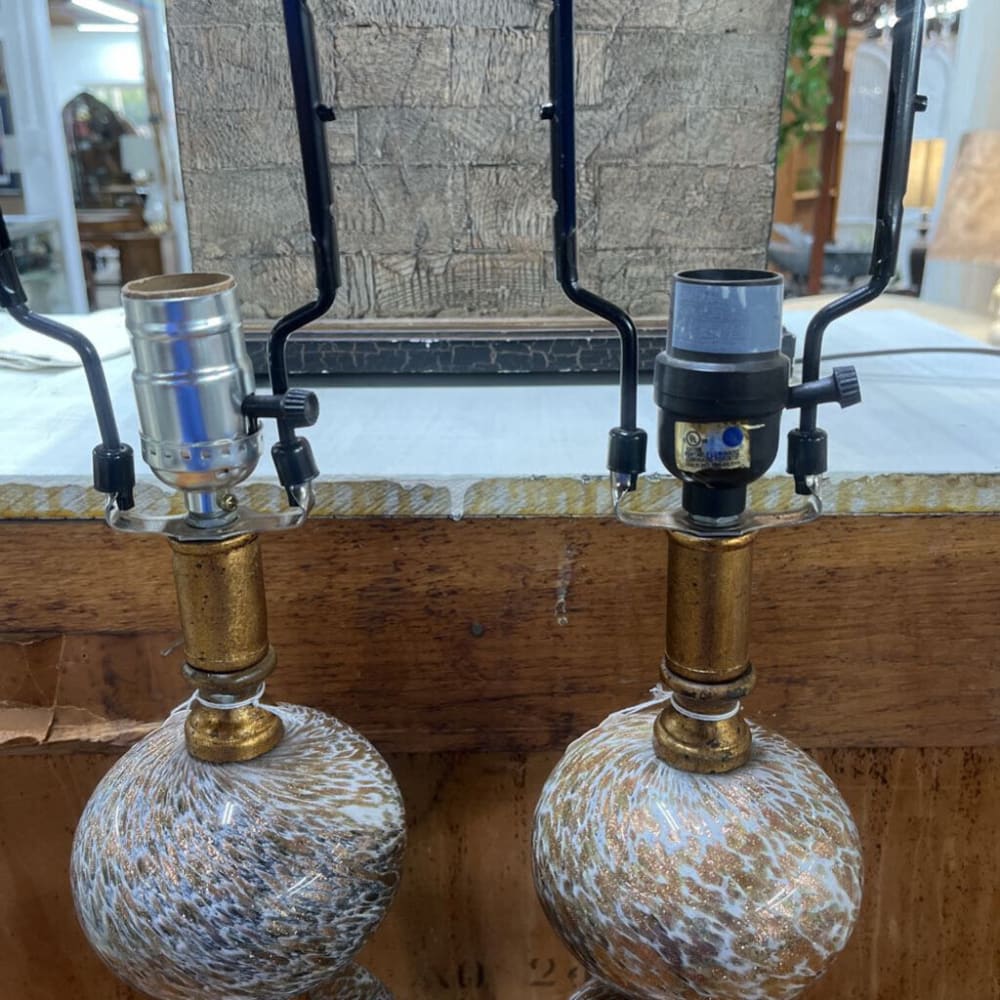 PAIR BLACK AND GOLD BALL LAMPS (2)