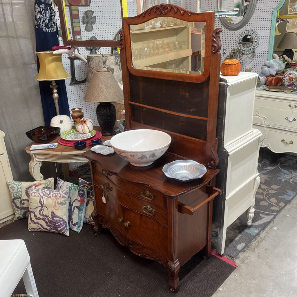 VINTAGE UNIQUE VANITY SINK WITH TOWEL RACKS