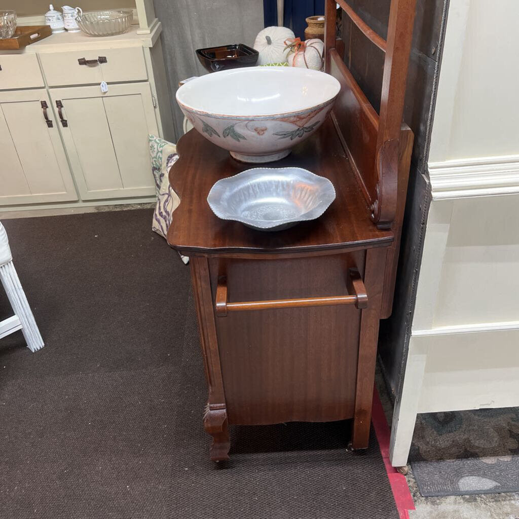 VINTAGE UNIQUE VANITY SINK WITH TOWEL RACKS