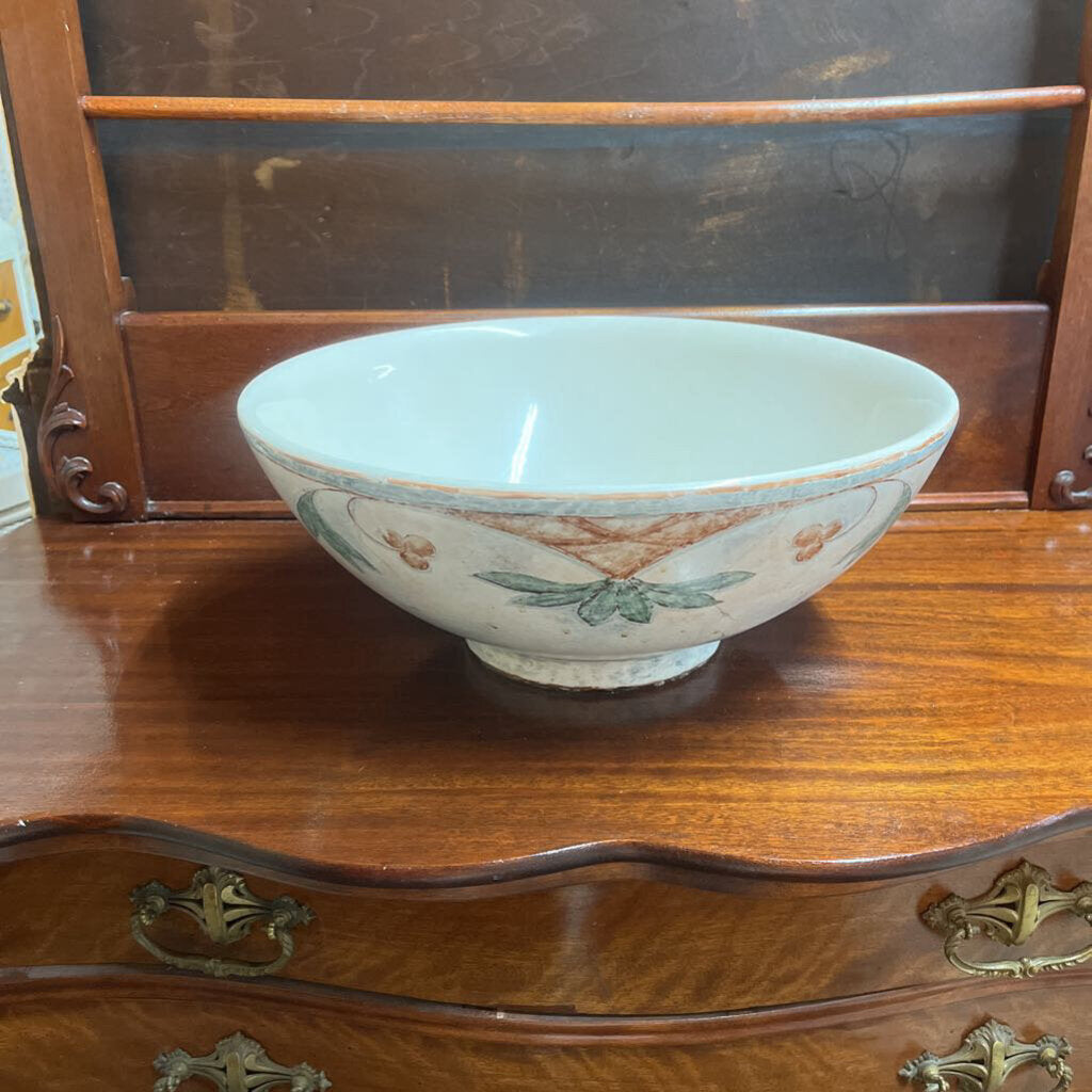 VINTAGE UNIQUE VANITY SINK WITH TOWEL RACKS