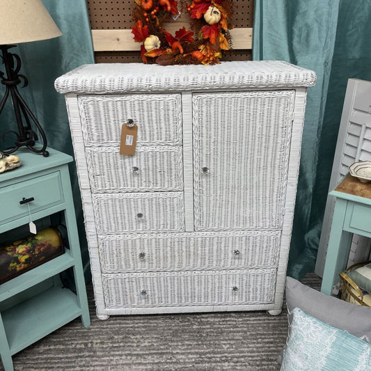 5 DRAWER WHITE WICKER CHEST OF DRAWERS - PLEASE READ DESCRIPTION