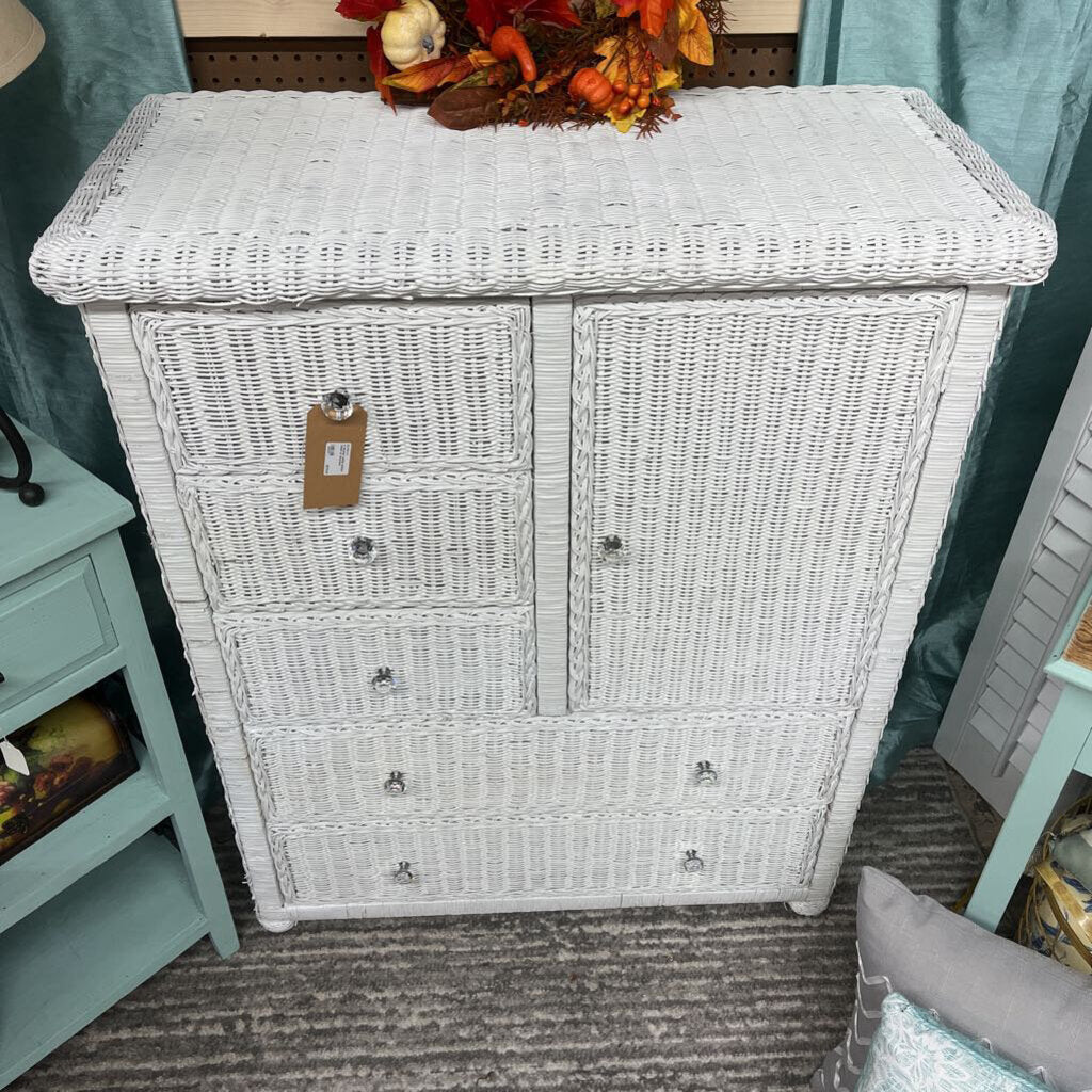 5 DRAWER WHITE WICKER CHEST OF DRAWERS - PLEASE READ DESCRIPTION