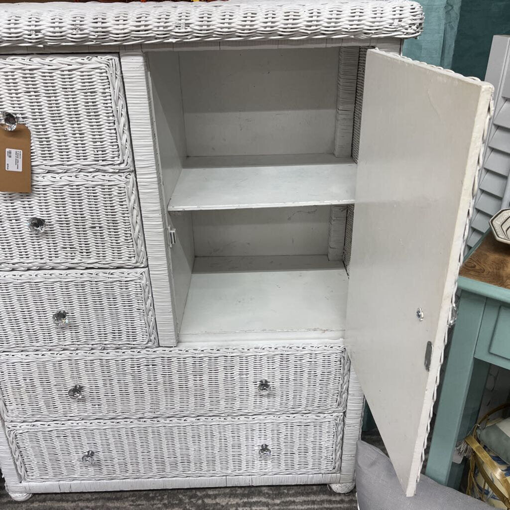 5 DRAWER WHITE WICKER CHEST OF DRAWERS - PLEASE READ DESCRIPTION