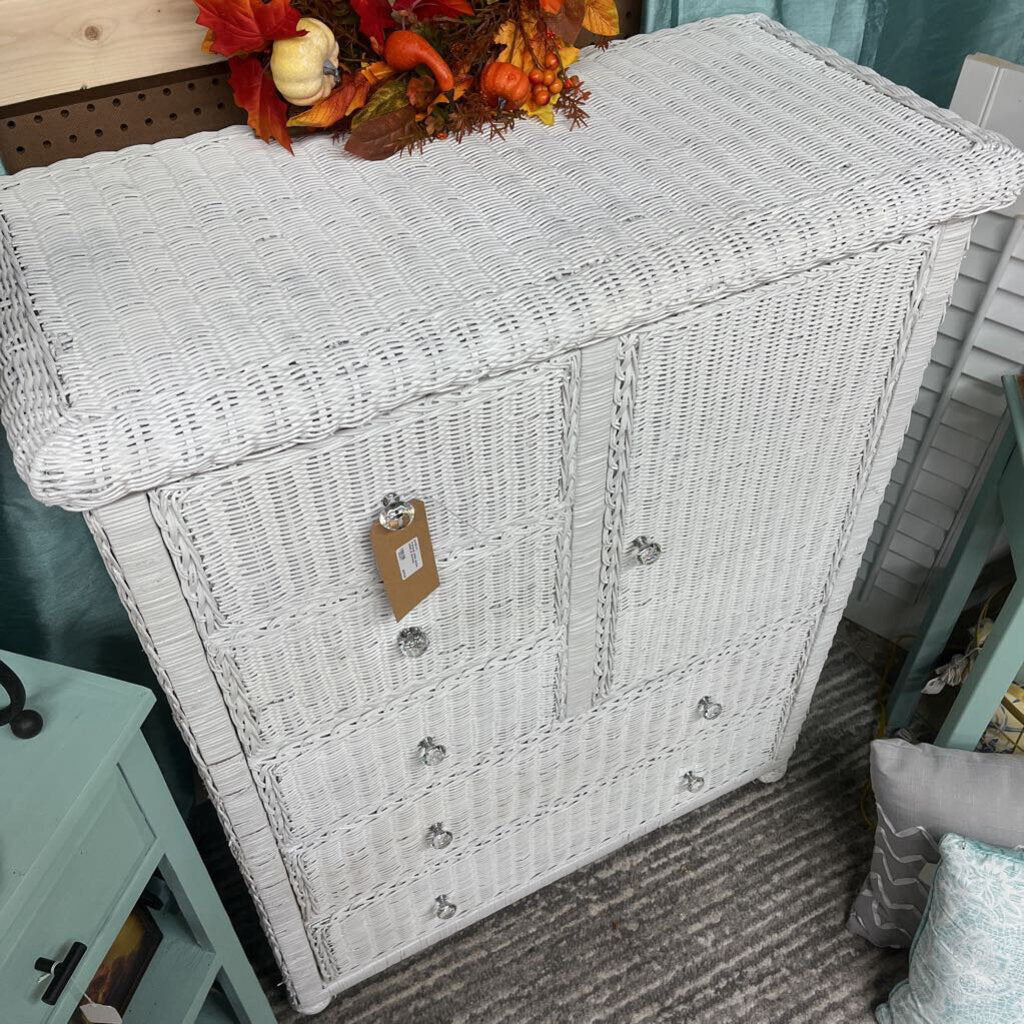 5 DRAWER WHITE WICKER CHEST OF DRAWERS - PLEASE READ DESCRIPTION