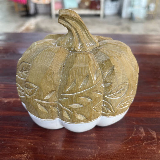 WOODEN CRAVED PUMPKIN