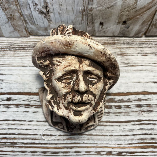 OLD MAN CHALKWARE PIPE/CIGARETTE HOLDER WALL