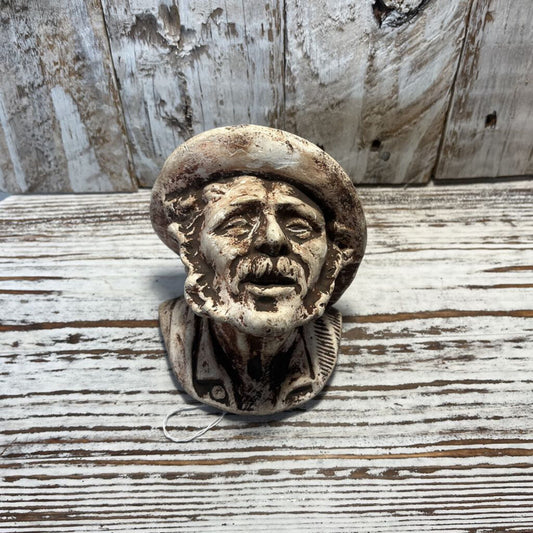 OLD MAN CHALKWARE PIPE/CIGARETTE HOLDER WALL