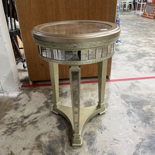 RD MIRROR TABLE