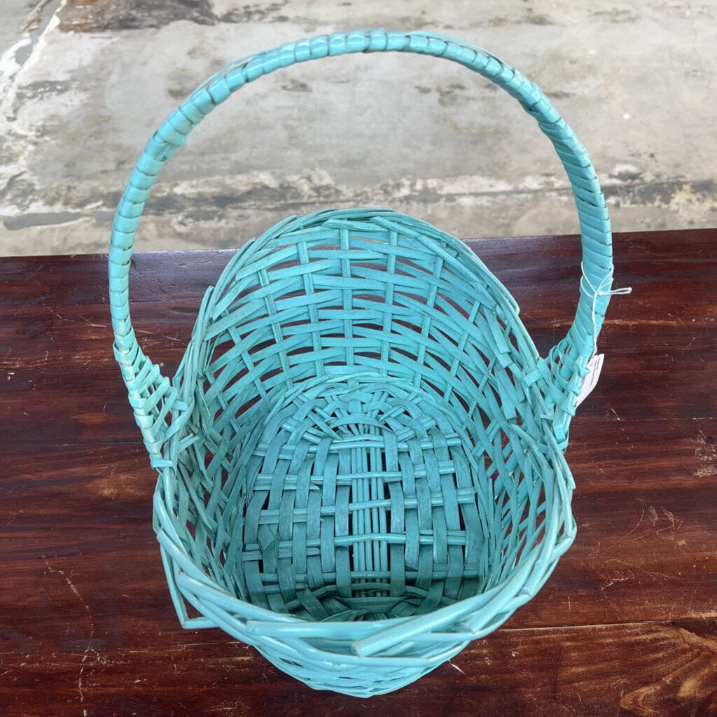 BLUE WOVEN BASKET