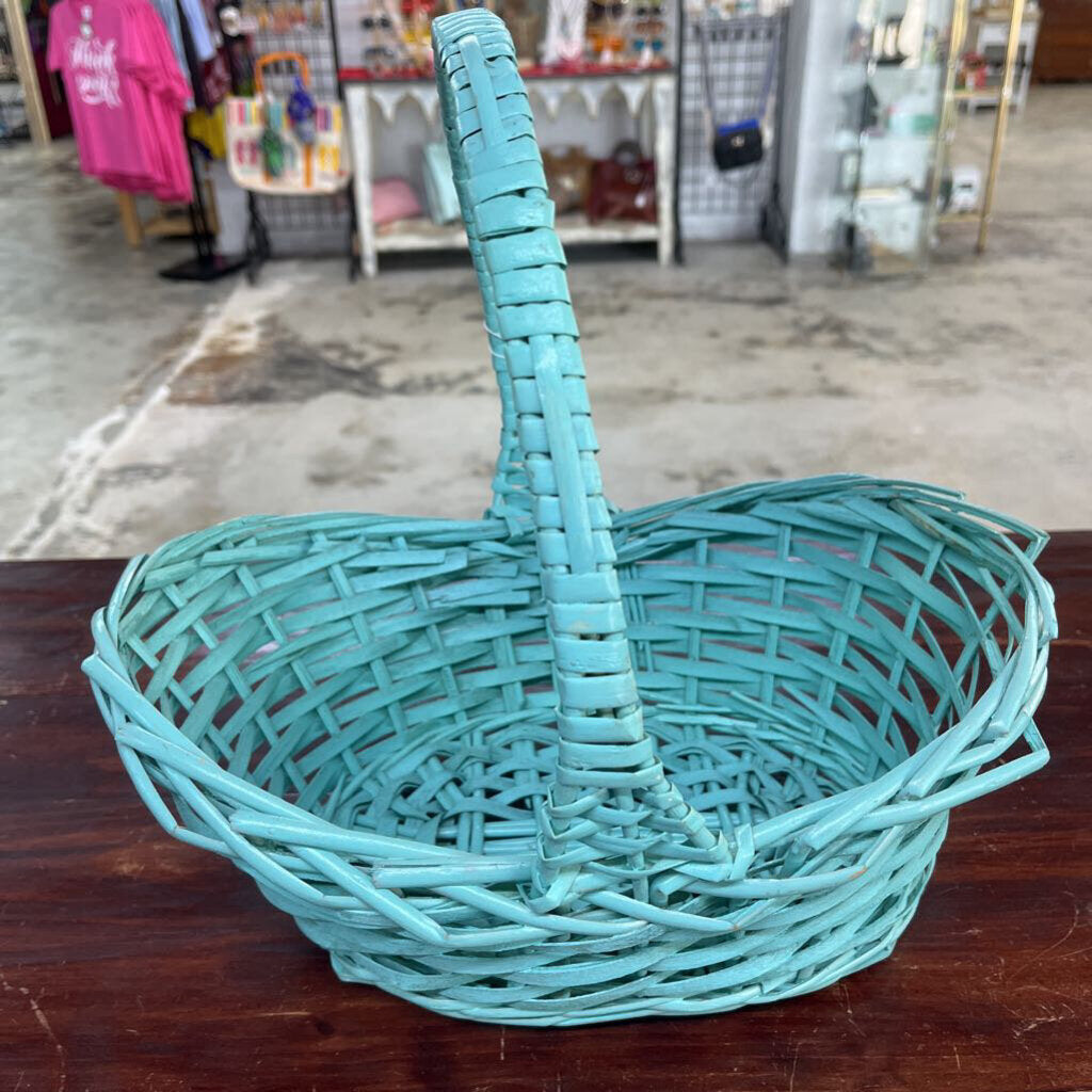 BLUE WOVEN BASKET