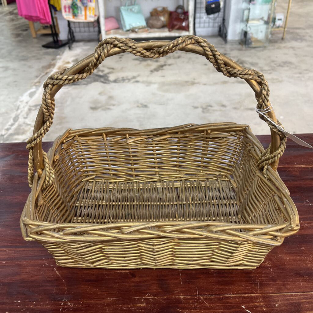 GOLDEN ROPED HANDLE BASKET