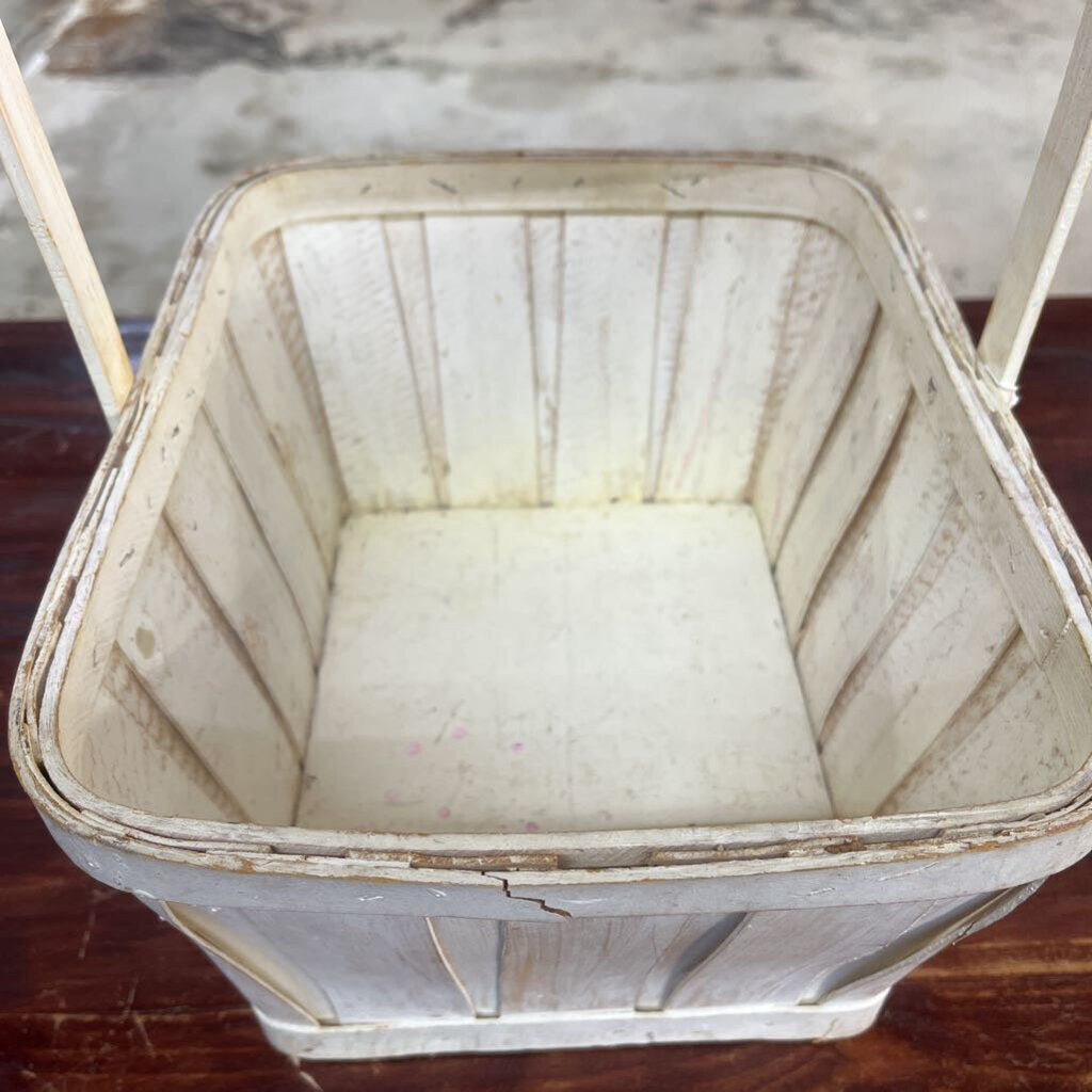 WHITE WASHED PLANK BASKET