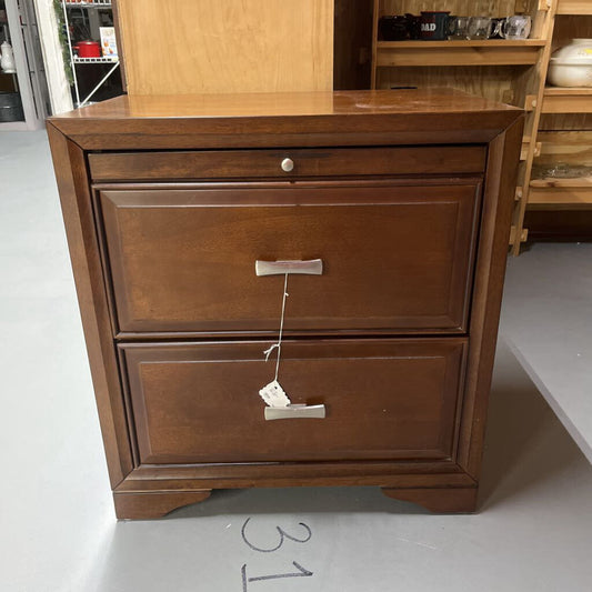 END TABLE 2 DRAWER - PLEASE READ DESCRIPTION