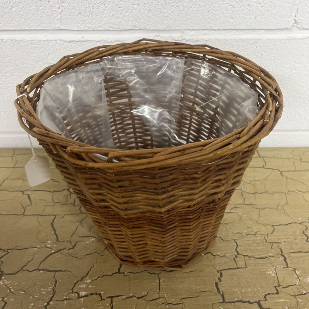 OLD GRAPEVINE PLANTER/WAIST BASKET W/PLASTIC LINER