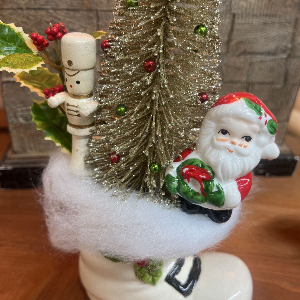 WHITE SANTA BOOT W/ TREE SANTA & SOLDIER