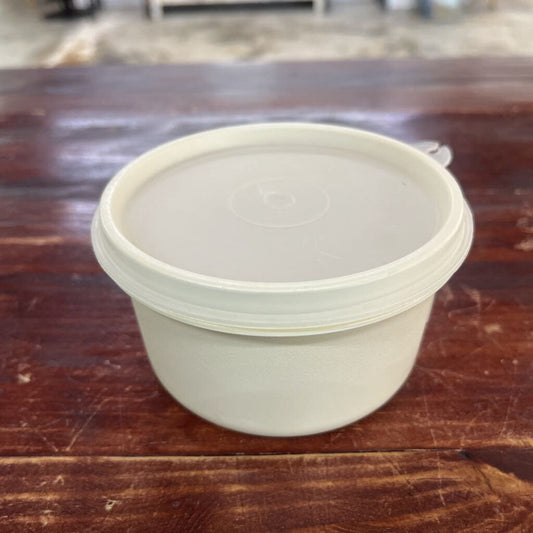 TUPPERWARE BEIGE CONTAINER W/LID