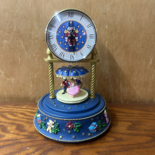 MUSICAL CHRISTMAS CLOCK