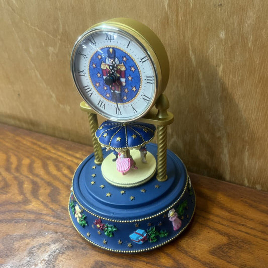 MUSICAL CHRISTMAS CLOCK
