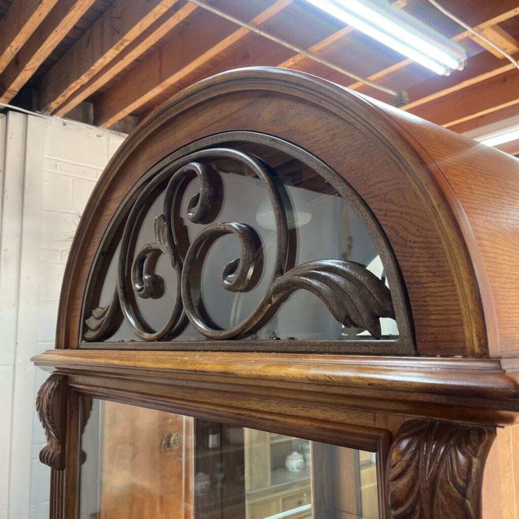 FULL VIEW CURIO CABINET WITH LIGHT