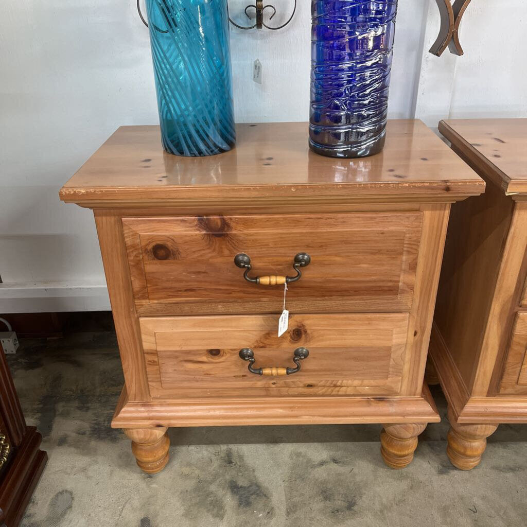 PAIR LIGHT WOOD THOMASVILLE NIGHTSTAND - PLEASE READ DESCRIPTION