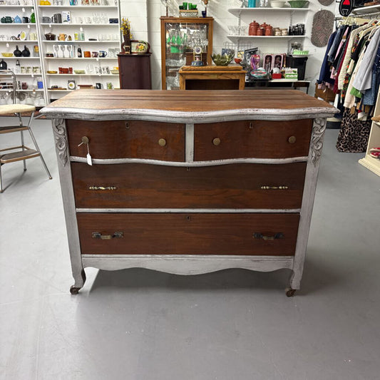 ANTIQUE 3 DRAWER CHEST