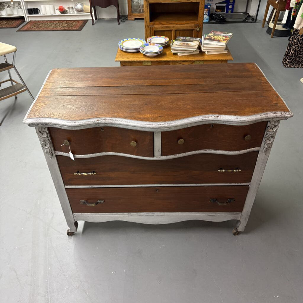 ANTIQUE 3 DRAWER CHEST