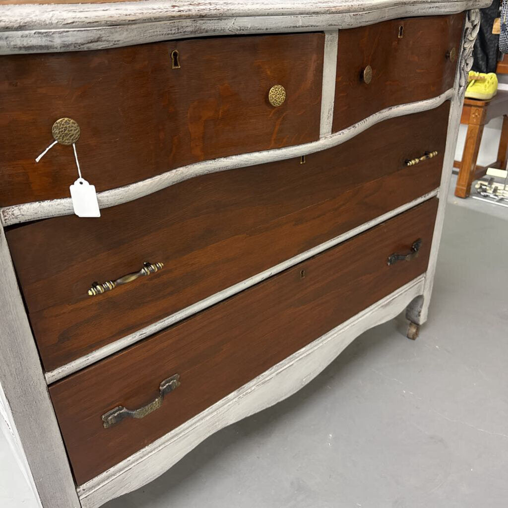 ANTIQUE 3 DRAWER CHEST