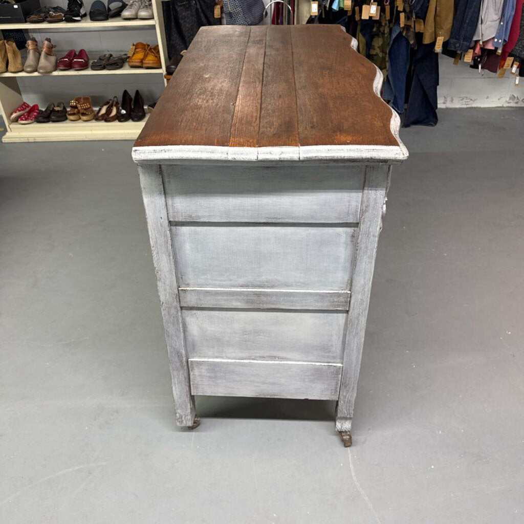 ANTIQUE 3 DRAWER CHEST