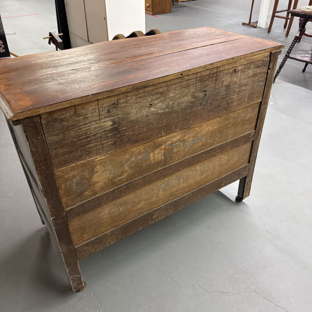 ANTIQUE 3 DRAWER CHEST