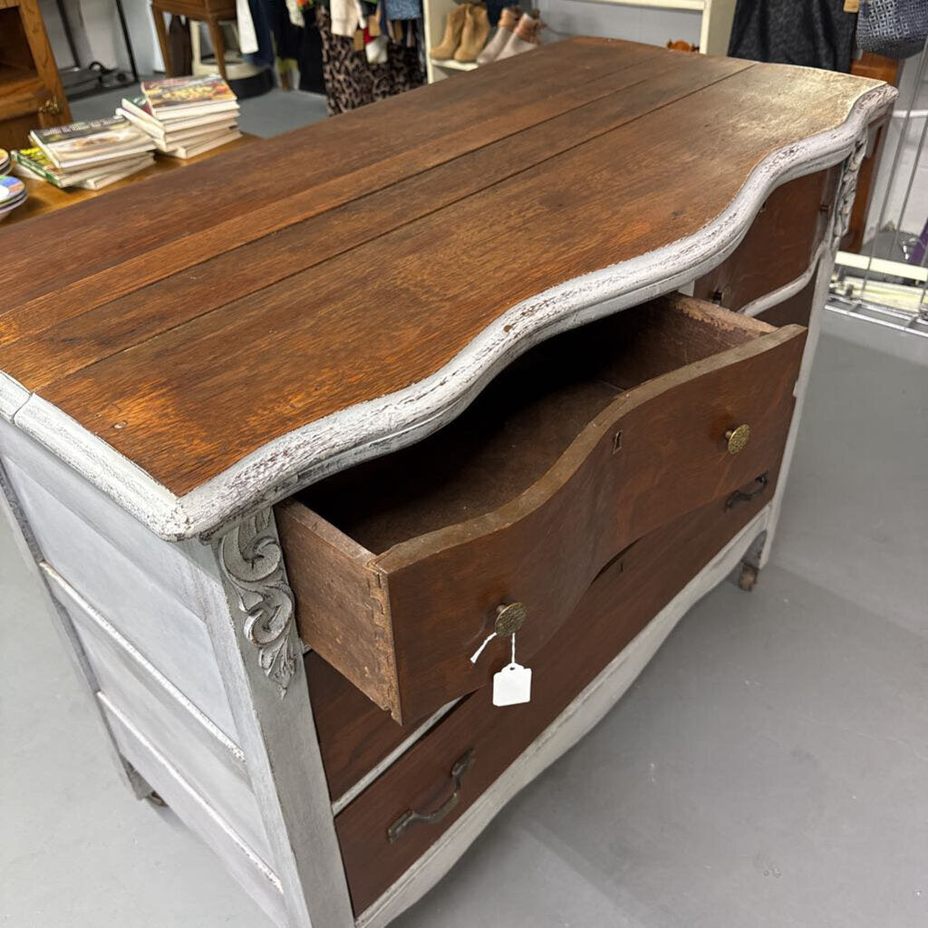 ANTIQUE 3 DRAWER CHEST