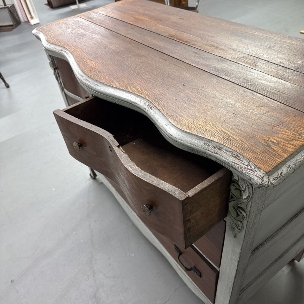 ANTIQUE 3 DRAWER CHEST